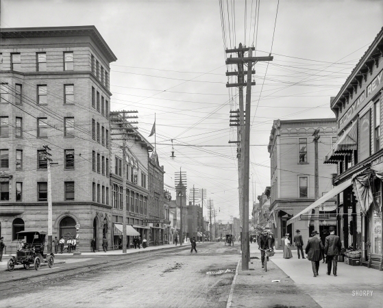 Photo showing: Open for Business. -- Circa 1908. Ashmun Street, Sault Sainte Marie, Michigan.