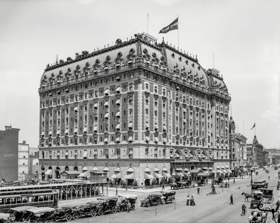Photo showing: A Grand Hotel -- New York in 1908. Hotel Astor, Times Square.