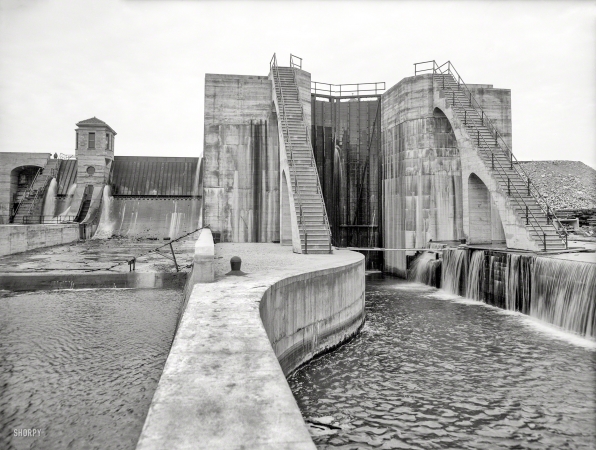 Photo showing: The Great Locks -- 1908. The Great Locks, Chicago Drainage Canal, Lockport, Illinois.