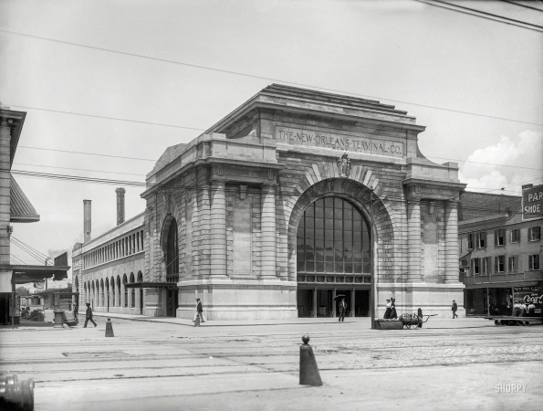 Photo showing: Terminal Station -- New Orleans circa 1910. Terminal Station, Canal Street.