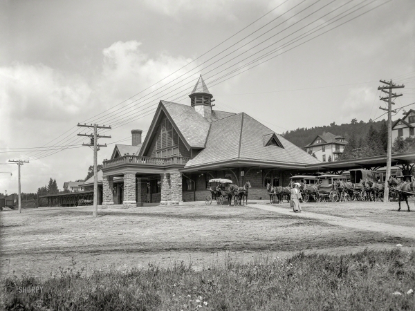 Photo showing: Central Station. -- Circa 1909. Central Station, Saranac Lake, Adirondack Mountains, N.Y.