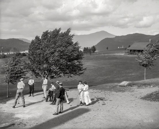 Photo showing: Blowing Tree -- 1909. Stevens House golf links, Lake Placid, Adirondack Mountains, New York.</br />
ALTERNATE VERSION: <a href=https://www.junipergallery.com/node/9995><u>Click here.</u></a>