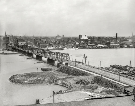 Photo showing: Cherry Street Bridge -- Circa 1909. Water front -- Toledo, O. The Cherry Street Bridge over the Maumee River.