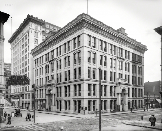 Photo showing: Oh, Toledo! -- Toledo circa 1909. Produce Exchange and Ohio Building, Madison Avenue at St. Clair.