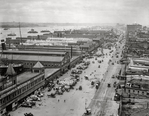 Photo showing: Hudson River Piers II -- New York circa 1910. Marine terminals -- Hudson River docks along West Street.
