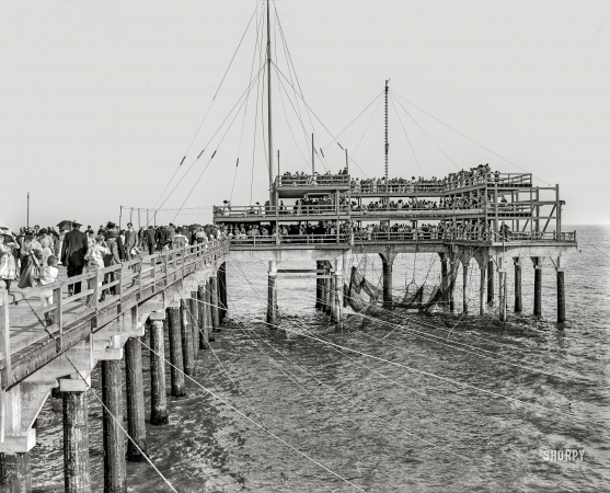 Photo showing: Lifting the Nets -- The Jersey Shore circa 1910. Lifting the nets -- Young's Million Dollar Pier, Atlantic City.