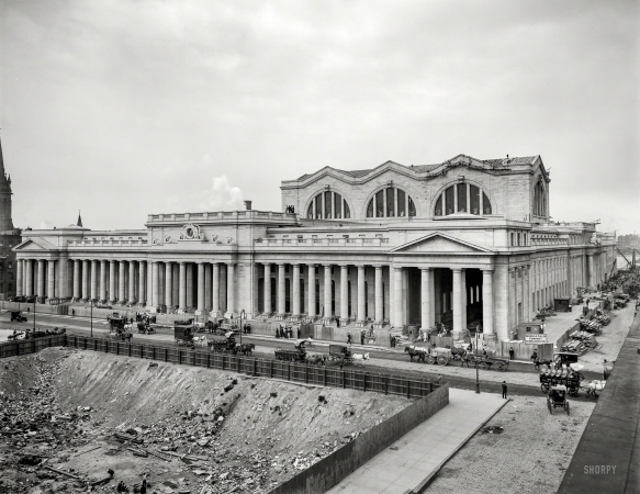 Photo showing: Pennsy Parthenon -- Manhattan circa 1909. New Pennsylvania Station, New York, N.Y.