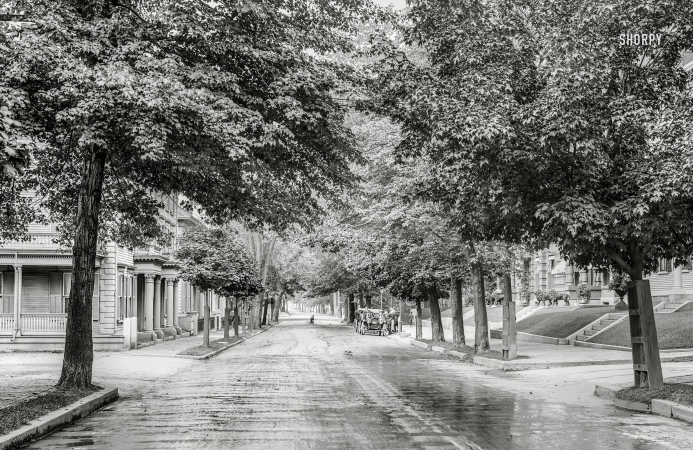 Photo showing: Time Tunnel: 1909 -- Portsmouth, New Hampshire. State Street near Rockingham Hotel.