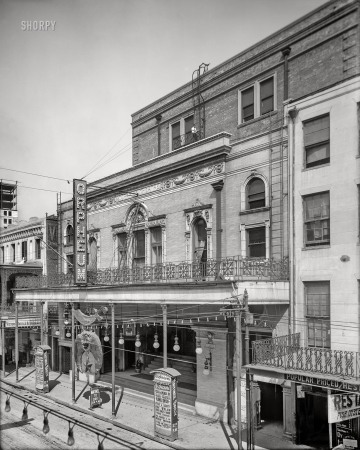 Photo showing: New Orleans Orpheum -- New Orleans, 1910. Orpheum Theatre, St. Charles Street.