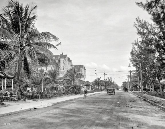 Photo showing: Avenue B -- Circa 1910. Avenue B looking north -- Miami, Fla.