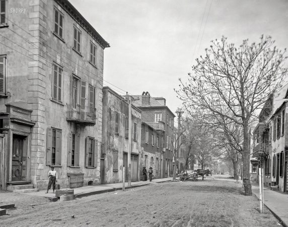 Photo showing: Old Charleston -- South Carolina circa 1906. Old Charleston. Church Street just below Tradd Street showing Col. Robert Brewton's house.
