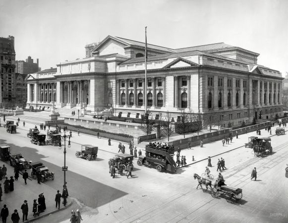 Photo showing: Textbook Example -- Circa 1912. New York Public Library building.
