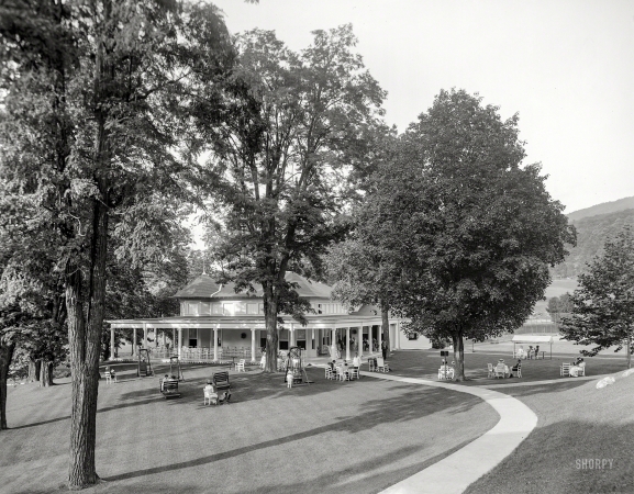 Photo showing: Homestead Tea -- Virginia Hot Springs circa 1912. The Homestead -- five o'clock tea at the club house.
