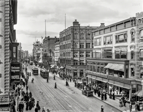 Photo showing: Sidewalks of Springfield -- Circa 1910. Main Street -- Springfield, Massachusetts.