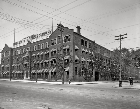 Photo showing: Olden Lab -- Detroit circa 1911. Frederick Stearns and Company laboratory on Jefferson Avenue.