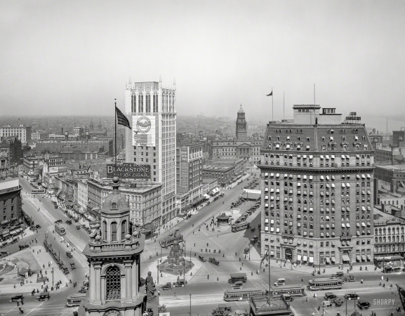 Photo showing: American Acropolis -- 1918. The heart of Detroit. An aerial view of the Campus Martius from the Dime Savings Bank.