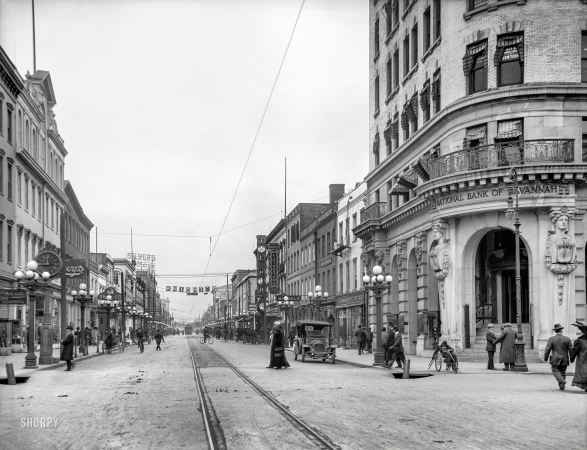 Photo showing: Broughton From Bull -- Savannah, Georgia, circa 1907. Broughton Street from Bull.