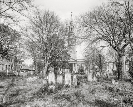 Photo showing: Garden of Souls -- Charleston, South Carolina, circa 1910. St. Philip's from the old churchyard (Circular Church cemetery).