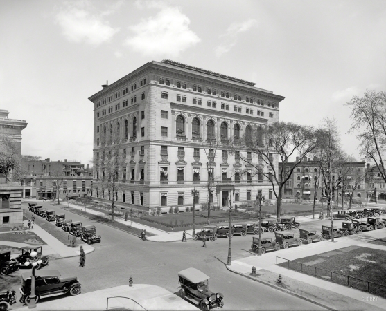 Photo showing: The Club -- Circa 1916. Detroit Athletic Club from the Plaza Hotel.