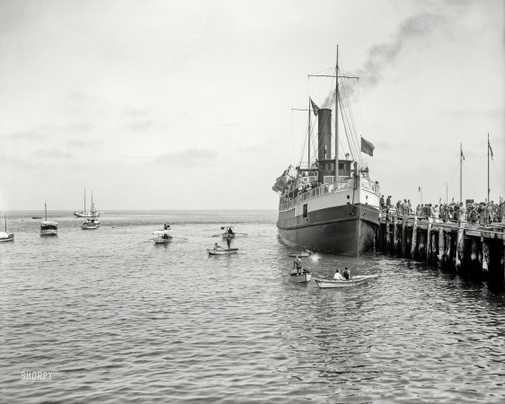 Photo showing: S.S. Cabrillo -- Circa 1910. Steamer Cabrillo at dock, probably in Southern California.