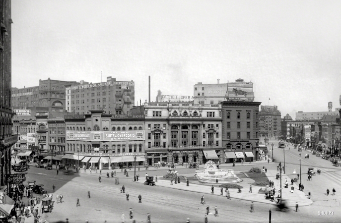 Photo showing: Detroit Opera House II -- August 1912. Campus Martius and Detroit Opera House.