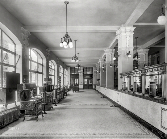 Photo showing: Gas for the Masses -- 1908. Detroit City Gas Co. office, first floor, looking back; cashier windows at right.
