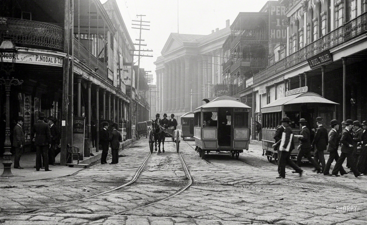 Photo showing: Crossing Canal -- New Orleans circa 1890. St. Charles Hotel from Canal Street.