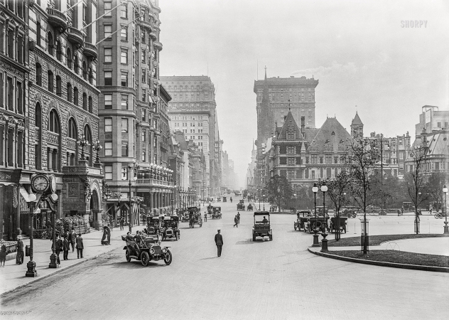 Photo showing: Modern Manhattan -- New York City circa 1911. Fifth Avenue looking south from 60th Street.