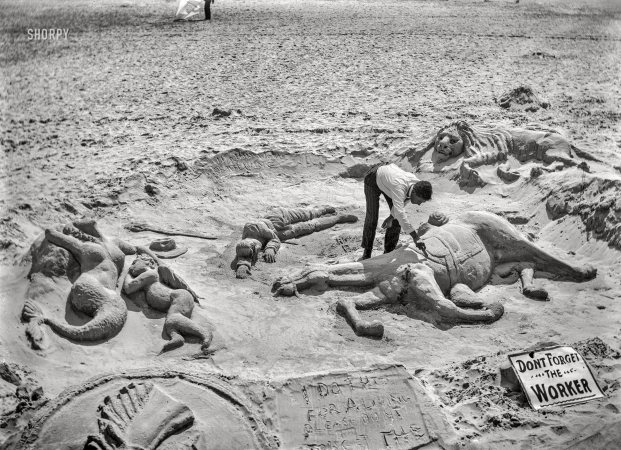 Photo showing: Sand Man II -- Atlantic City, 1906. A Sand Man.