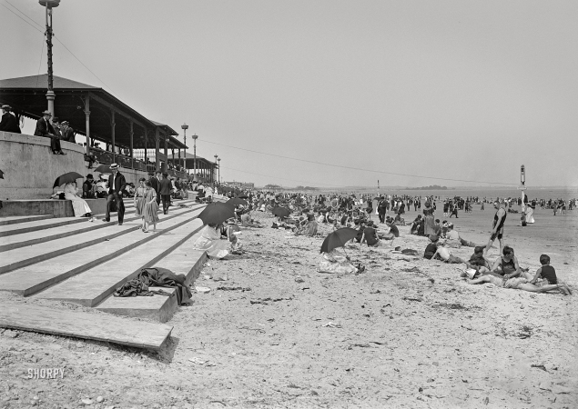 Photo showing: Revere Beach -- 1906. State bath house, Revere Beach, Massachusetts.
