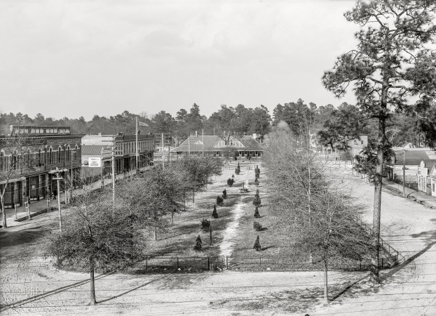 Photo showing: Summerville II -- 1906. Main Street -- Summerville, South Carolina.