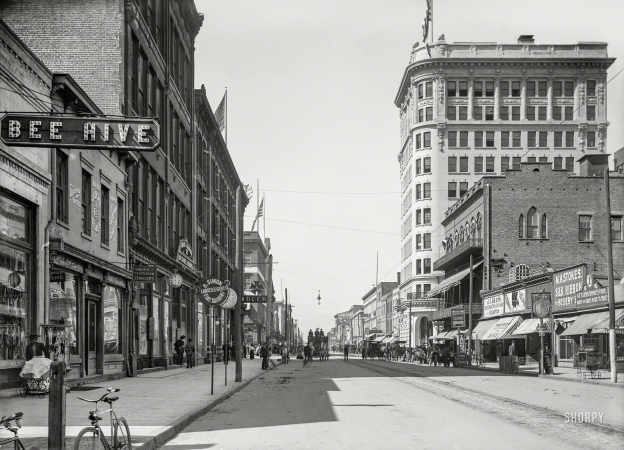 Photo showing: Broughton Street -- Savannah, Georgia, circa 1905. Broughton Street -- National Bank of Savannah.