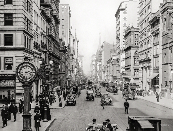 Photo showing: Fifth Avenue -- New York circa 1911. Fifth Avenue at West 43rd Street.