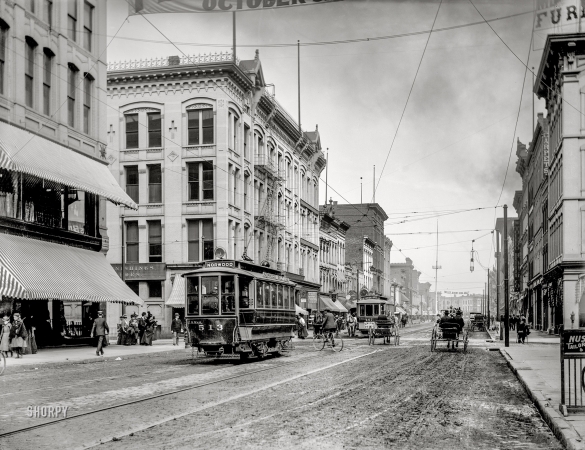 Photo showing: Norwood Belt Line -- Toledo, Ohio, circa 1901. Summit Street.