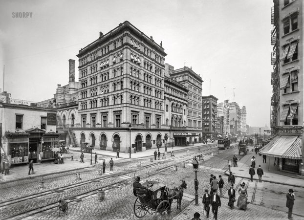 Photo showing: Sousa Next Sunday -- New York, 1900. Metropolitan Opera House, Broadway and 39th Street.