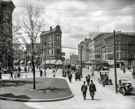 Photo showing: Drs. K + K -- Detroit, 1910. Michigan Avenue at Griswold Street and Lafayette Boulevard.