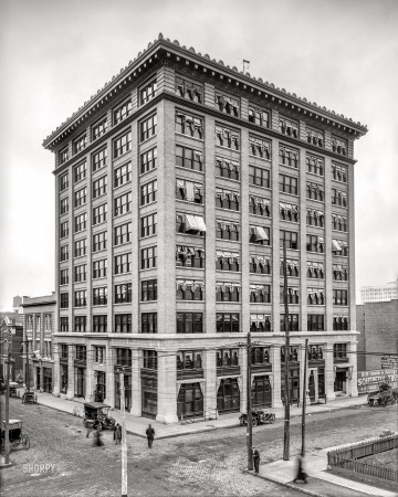 Photo showing: Southern Trust -- Little Rock, Arkansas, circa 1910. Southern Trust Co. building.