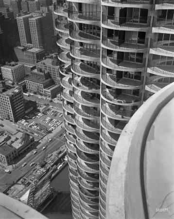 Photo showing: Marina City -- Chicago circa 1964. Marina City apartments.