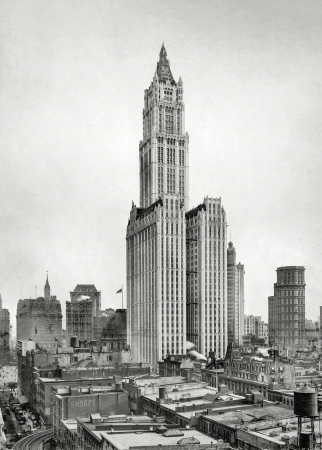 Photo showing: High Castle -- November 20, 1912. Woolworth Building, New York.