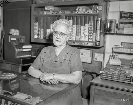 Photo showing: True Crime -- Chicago. 1/25/57 Grimes murder case -- Mrs. Minnie Duros.
