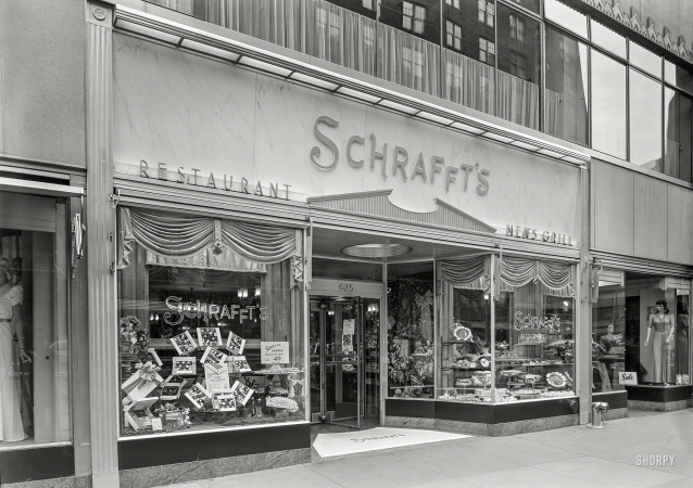 Photo showing: Mens Grill -- December 1, 1940. Schrafft's, 625 Madison Avenue, New York. Exterior.