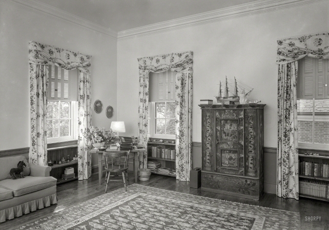 Photo showing: Kate's Room: 1946 -- Oct. 29, 1946. Paul Mellon, residence in Upperville, Virginia. Daughter's room, to chest.