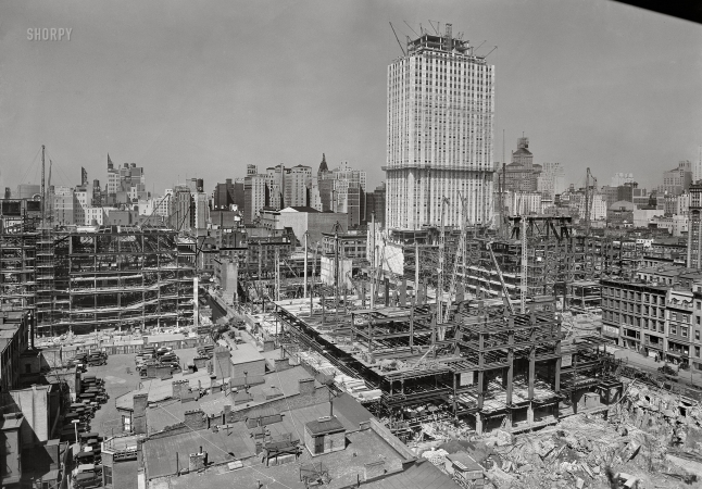 Photo showing: Radio City III -- April 7, 1932. New York city views. Radio City (Rockefeller Center) from the Goelet Building.