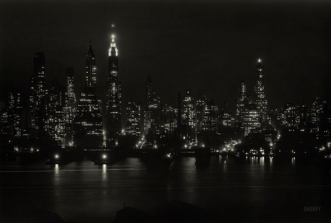 Photo showing: Lux Nocturna -- January 6, 1933. Manhattan from St. George Hotel in Brooklyn to financial district, night view.