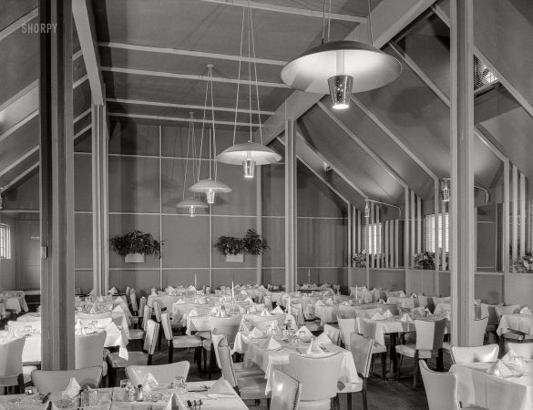 Photo showing: Candlelight Inn -- January 18, 1951. Patricia Murphy's Candlelight Inn restaurant.
Manhasset, Long Island, New York. Garden Room.