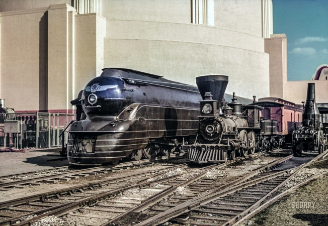 Photo showing: Court of Railways -- New York World's Fair (1939-40) railroad exhibit. Historic locomotives at Court of Railways.