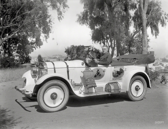 Photo showing: Desert Waterbag -- San Francisco, 1923. Buick touring car -- Ridgewood Hereford.