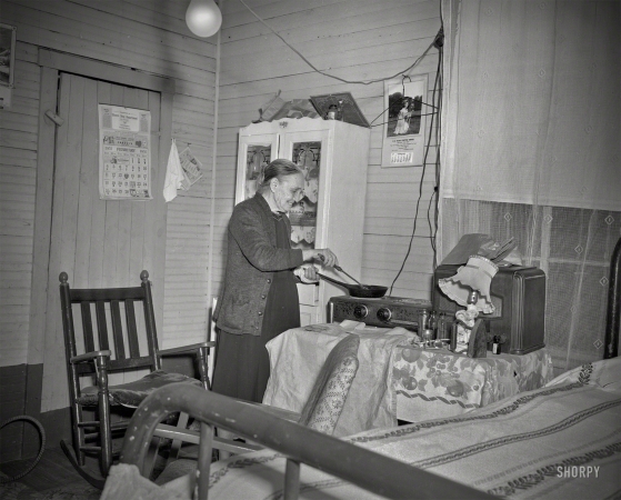 Photo showing: Chefs Table -- Columbus, Georgia. Housing 1-18-51.