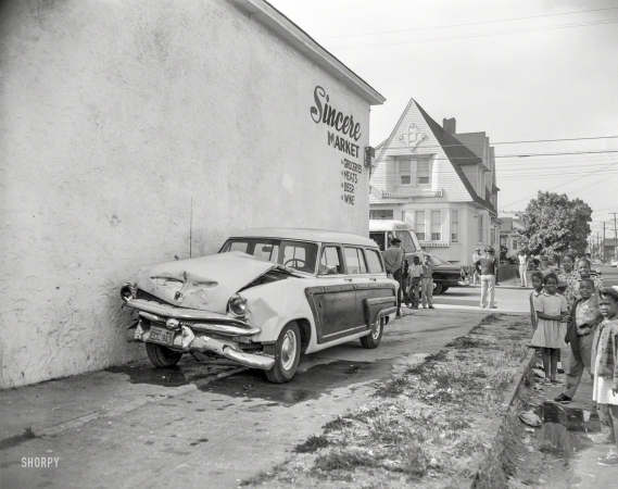 Photo showing: Sincere Market, Part 2 -- Collision with bread truck. Sincere Market, Linden and 24th streets in Oakland, Calif., circa 1958. 