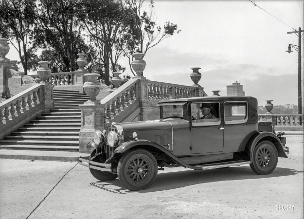 Photo showing: Pioneer Park -- San Francisco, 1929. Franklin sedan at Pioneer Park, Telegraph Hill.